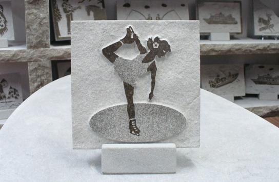 sculpture calcaire St-Marc sur pied calcaire 
